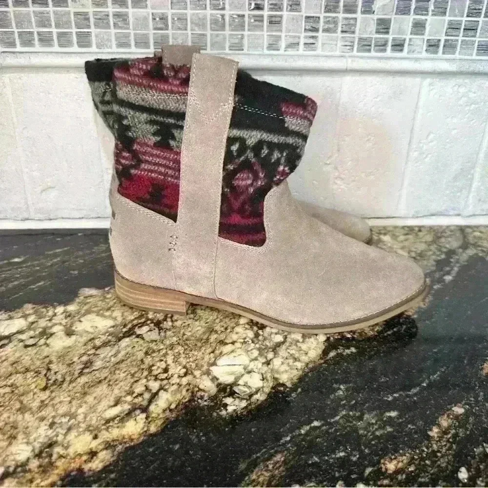 Toms Laurel Ankle Boots Desert Suede Tribal Wool, Aztec Booties Womens Size 6!